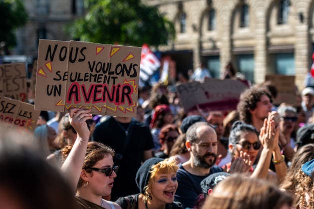 October 6, 2026, Bordeaux, Nouvelle-Aquitaine, France: On October 6, 2026, nearly 9,000 people march through Bordeaux. Initially called around social demands, the demonstration takes on a strong high school student character as large numbers of young people join. Bordeaux France - ZUMAh207 20261006_zip_h207_018 Copyright: xFabricexHebertx