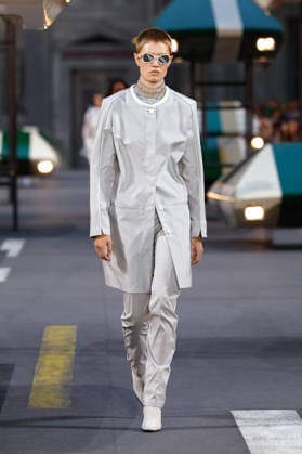 (261006) -- PARIS, Oct. 6, 2026 () -- A model presents a creation from the Womenswear Spring Summer 2027 collections by Louis Vuitton during the Paris Fashion Week, in Paris, France, Oct. 6, 2026. (MeetEurope Handout via ) FRANCE-PARIS-FASHION WEEK-LOUIS VUITTON Xinhua 