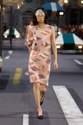(261006) -- PARIS, Oct. 6, 2026 -- A model presents a creation from the Womenswear Spring Summer 2027 collections by Louis Vuitton during the Paris Fashion Week, in Paris, France, Oct. 6, 2026. (MeetEurope Handout via Xinhua) FRANCE-PARIS-FASHION WEEK-LOUIS VUITTON XinxHuashefa 