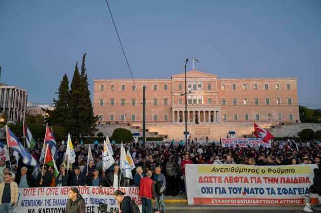 Protest against Marco Rubio™s visit in Athens Protesters hold banners and wave flags in front of the Greek Parliament during a demonstration against the visit of U.S. Secretary of State Marco Rubio in Athens. Athens Greece Copyright: xNicolasxKoutsokostasxNicolasxKoutsokostasx DSC_202610060075
