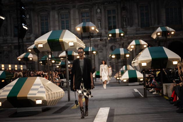 PFW - Louis Vuitton Runway - Paris A model presents a creation for Louis Vuitton Women s Spring Summer 2027 collection fashion show as part of the Paris Fashion Week, in Paris, France on October 6, 2026. Photo by Alexis Jumeau ABACAPRESS.COM Paris France  Copyright: xJumeauxAlexis ABACAx