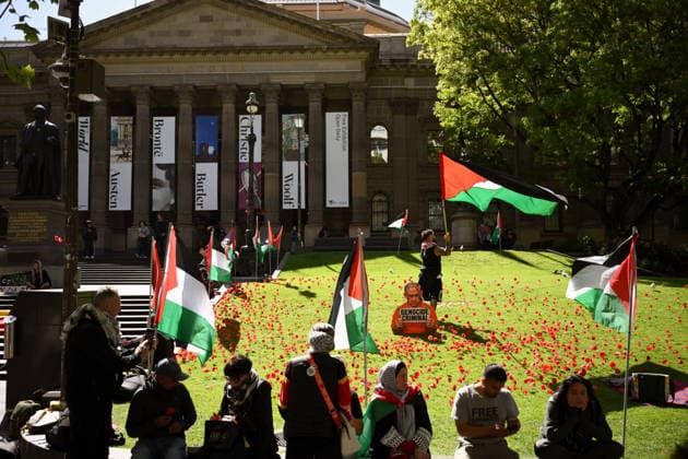 PRO-PALESTINE VIGIL, Pro-Palestine protestors hold a vigil for Gaza at the State Library Victoria in Melbourne, Wednesday, October 7, 2026. ( NO ARCHIVING MELBOURNE VICTORIA Australia  Copyright: xJOELxCARRETTx 20261007197150164605