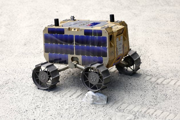 AUSTRALIAN LUNAR ROVER LAUNCH, Scenes during the launch of Roo-ver an Australian-designed and built lunar rover at QUT Kelvin Grove, in Brisbane, Wednesday, October 7, 2026. ( NO ARCHIVING BRISBANE QUEENSLAND Australia  Copyright: xJASONxO BRIENx 20261007137001706180