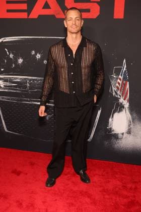 Los Angeles CA Oct 6: Joel Kinnaman at the film Premiere of The Beast on October6, 2026 Credit: USA - ZUMAa123 20261006_zaa_a123_137 Copyright: xAdMediax