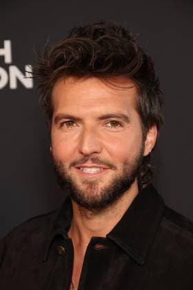 Los Angeles CA Oct 6: Guy Burnet at the film Premiere of The Beast on October6, 2026 Credit: USA - ZUMAa123 20261006_zaa_a123_141 Copyright: xAdMediax