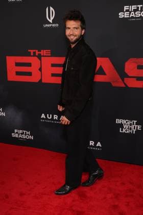 Los Angeles CA Oct 6: Guy Burnet at the film Premiere of The Beast on October6, 2026 Credit: USA - ZUMAa123 20261006_zaa_a123_147 Copyright: xAdMediax