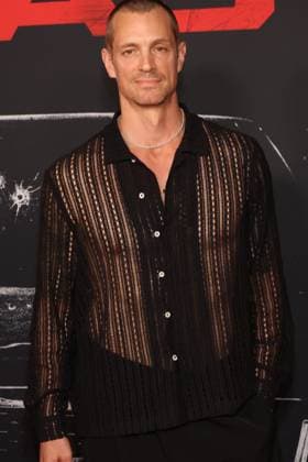 Los Angeles CA Oct 6: Joel Kinnaman at the film Premiere of The Beast on October6, 2026 Credit: USA - ZUMAa123 20261006_zaa_a123_172 Copyright: xAdMediax