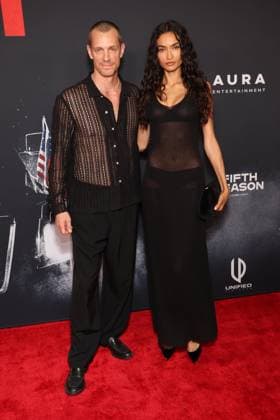 Los Angeles CA Oct 6: Joel Kinnaman & Kelly Gale at the film Premiere of The Beast on October6, 2026 Credit: USA - ZUMAa123 20261006_zaa_a123_197 Copyright: xAdMediax