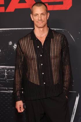 Los Angeles CA Oct 6: Joel Kinnaman at the film Premiere of The Beast on October6, 2026 Credit: USA - ZUMAa123 20261006_zaa_a123_207 Copyright: xAdMediax