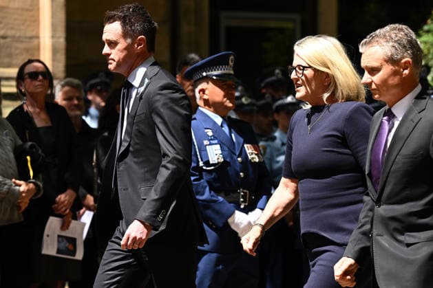 MIA LAY FUNERAL, NSW Premier Chris Minns, Police Minister Yasmin Catley and Federal Member for Kingsford Smith Matt Thistlewaite, arrive at the funeral service for NSW Police Constable Mia Lay at St Andrew s Cathedral, in Sydney, Wednesday, October 7, 2026. Constable Mia Lay, 20, died when the marked vehicle she was a passenger in crashed into a tree early on September 25 in the Sydney suburb of Redfern. ( NO ARCHIVING SYDNEY NEW SOUTH WALES Australia  Copyright: xDANxHIMBRECHTSx 20261007173509636975