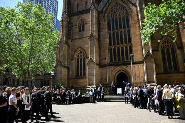 MIA LAY FUNERAL, Mourners attend the funeral service for NSW Police Constable Mia Lay at St Andrew s Cathedral, in Sydney, Wednesday, October 7, 2026. Constable Mia Lay, 20, died when the marked vehicle she was a passenger in crashed into a tree early on September 25 in the Sydney suburb of Redfern. ( NO ARCHIVING SYDNEY NEW SOUTH WALES Australia  Copyright: xDANxHIMBRECHTSx 20261007110739709011