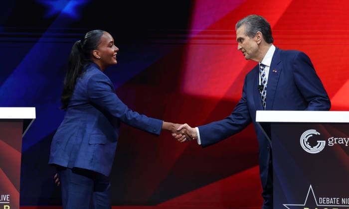 October 7, 2026, Atlanta, Georgia, USA: Former Atlanta Mayor Keisha Lance Bottoms and Democratic candidate for Georgia Governor greets Republican candidate Rick Jackson at the only debate for the Georgia GovernorÃ¢â‚¬â ¢s race Tuesday. Atlanta USA - ZUMAn03_ 20261007_zaf_n03_004 Copyright: xRobinxRaynex