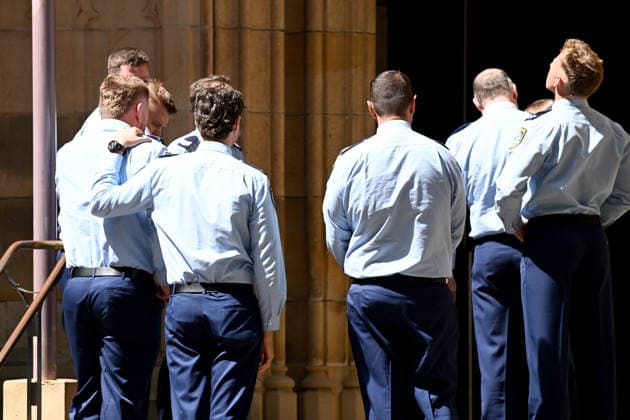 MIA LAY FUNERAL, Daniel Vasquez (left) the partner of Mia Lay, is comforted by fellow pallbearers during the funeral service for NSW Police Constable Mia Lay at St Andrew s Cathedral, in Sydney, Wednesday, October 7, 2026. Constable Mia Lay, 20, died when the marked vehicle she was a passenger in crashed into a tree early on September 25 in the Sydney suburb of Redfern. ( NO ARCHIVING SYDNEY NEW SOUTH WALES Australia  Copyright: xDANxHIMBRECHTSx 20261007149059596794