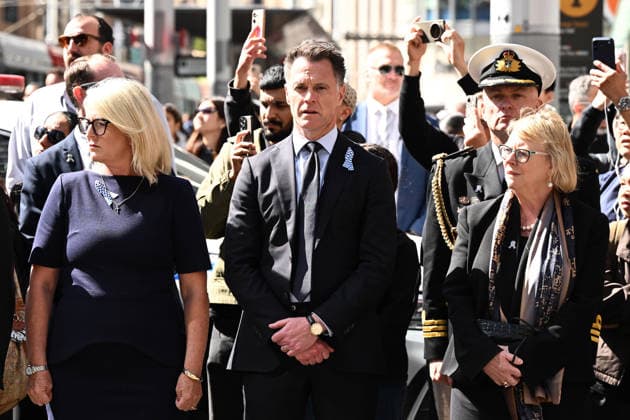 MIA LAY FUNERAL, NSW Police Minister Yasmin Catley (left) and Premier Chris Minns during a procession following the funeral service for NSW Police Constable Mia Lay at St Andrew s Cathedral, in Sydney, Wednesday, October 7, 2026. Constable Mia Lay, 20, died when the marked vehicle she was a passenger in crashed into a tree early on September 25 in the Sydney suburb of Redfern. ( NO ARCHIVING SYDNEY NEW SOUTH WALES Australia  Copyright: xDANxHIMBRECHTSx 20261007121022421152