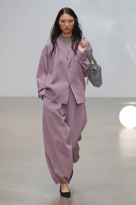 PFW - CFCL Runway A model walks the runway during the CFCL Ready to Wear Fall Winter 2026-2027 fashion show as part of Paris Fashion Week on March 10, 2026 in Paris, France. Photo by Alain-Gil Gonzalez ABACAPRESS.COM Paris France  Copyright: xGonzalezxAlain-Gil ABACAx