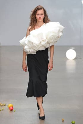 PFW - CFCL Runway A model walks the runway during the CFCL Ready to Wear Fall Winter 2026-2027 fashion show as part of Paris Fashion Week on March 10, 2026 in Paris, France. Photo by Alain-Gil Gonzalez ABACAPRESS.COM Paris France  Copyright: xGonzalezxAlain-Gil ABACAx