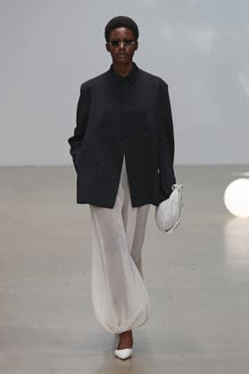 PFW - CFCL Runway A model walks the runway during the CFCL Ready to Wear Fall Winter 2026-2027 fashion show as part of Paris Fashion Week on March 10, 2026 in Paris, France. Photo by Alain-Gil Gonzalez ABACAPRESS.COM Paris France  Copyright: xGonzalezxAlain-Gil ABACAx