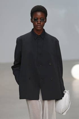 PFW - CFCL Runway A model walks the runway during the CFCL Ready to Wear Fall Winter 2026-2027 fashion show as part of Paris Fashion Week on March 10, 2026 in Paris, France. Photo by Alain-Gil Gonzalez ABACAPRESS.COM Paris France  Copyright: xGonzalezxAlain-Gil ABACAx