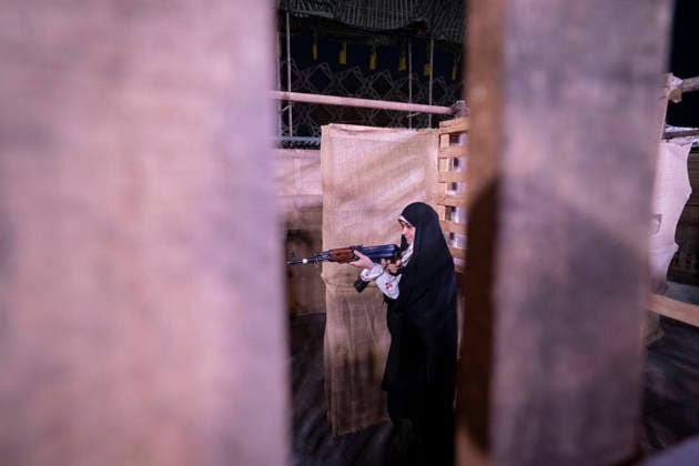 Urban Warfare Training For Iran s Female Self-sacrificing Forces A member of Iran s female self-sacrificing forces carries an AK-47 rifle while taking part in urban warfare training at a city-square military training camp in southern Tehran, Iran, on October 6, 2026, amid rising tensions between Iran and the United States. Tehran Tehran Iran  Copyright: xMortezaxNikoubazlx originalFilename: nikoubazl-urbanwar261006_npy7I.jpg