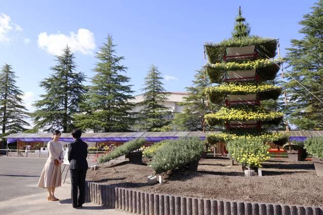 Princess Kako in Kyoto Pref. Japanese Princess Kako (L) visits a chrysanthemum exhibition in Kyotamba in Kyoto Prefecture, western Japan, on Oct. 6, 2026. (Pool photo)  A14AA0005630344P