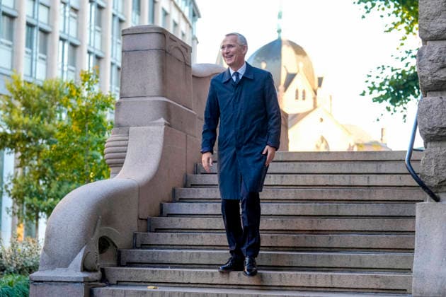 Statsbudsjett 2027 Oslo 20261007. Finansminister Jens Stoltenberg (Ap) gar fra finansdepartementet til Stortinget for fremleggelsen av statsbudsjettet for 2027. Foto: Fredrik Varfjell NTB Oslo Norge 6SII1fEOrB8 EDITORIAL USE ONLY Ref:_POL6SII1fEOrB8.jpg Copyright: xFredrikxVarfjellxx xNTBx
