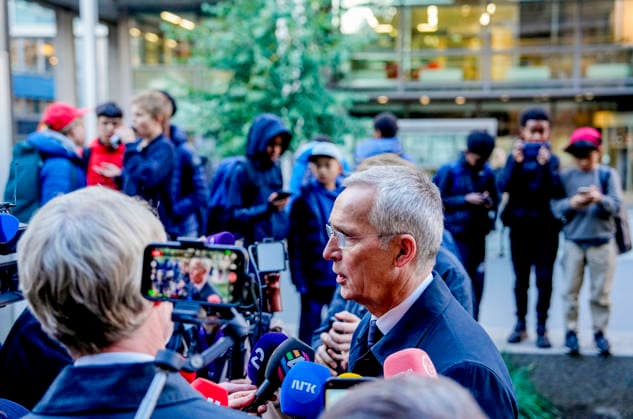 Statsbudsjett 2027 Oslo 20261007. Finansminister Jens Stoltenberg (Ap) gar fra finansdepartementet til Stortinget for fremleggelsen av statsbudsjettet for 2027. Foto: Fredrik Varfjell NTB Oslo Norge aXckBEyOs4g EDITORIAL USE ONLY Ref:_POLaXckBEyOs4g.jpg Copyright: xFredrikxVarfjellxx xNTBx