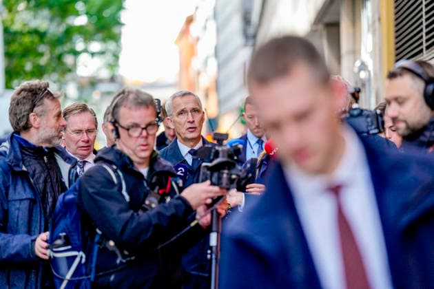 Statsbudsjett 2027 Oslo 20261007. Finansminister Jens Stoltenberg (Ap) gar fra finansdepartementet til Stortinget for fremleggelsen av statsbudsjettet for 2027. Foto: Fredrik Varfjell NTB Oslo Norge ksCusEJXkYU EDITORIAL USE ONLY Ref:_POLksCusEJXkYU.jpg Copyright: xFredrikxVarfjellxx xNTBx