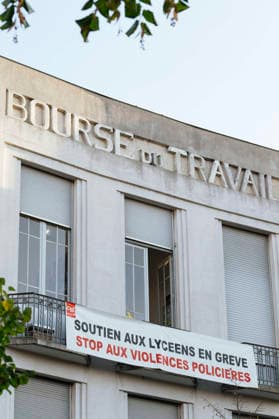 High School And University Student Protest - Toulouse A CGT banner reading Support for striking secondary school pupils, stop police violence on the façade of the Bourse du Travail. Protests by secondary school pupils and students calling for improvements to their living and learning conditions, supported by the trade unions CGT, FO, FSU and Solidaires. France, Toulouse, 6 October 2026. Photo by Patricia Huchot-Boissier AbacaPress.com. Toulouse OCCITANIE France  Copyright: xHuchot-BoissierxPatricia ABACAx