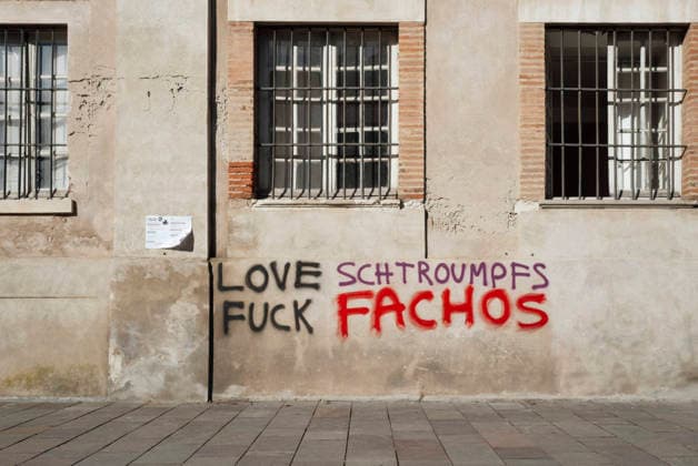 High School And University Student Protest - Toulouse Graffiti on a wall - Love Smurfs, Fuck Fascists. Protests by secondary school pupils and students calling for improvements to their living and learning conditions, supported by the trade unions CGT, FO, FSU and Solidaires. France, Toulouse, 6 October 2026. Photo by Patricia Huchot-Boissier AbacaPress.com. Toulouse OCCITANIE France  Copyright: xHuchot-BoissierxPatricia ABACAx