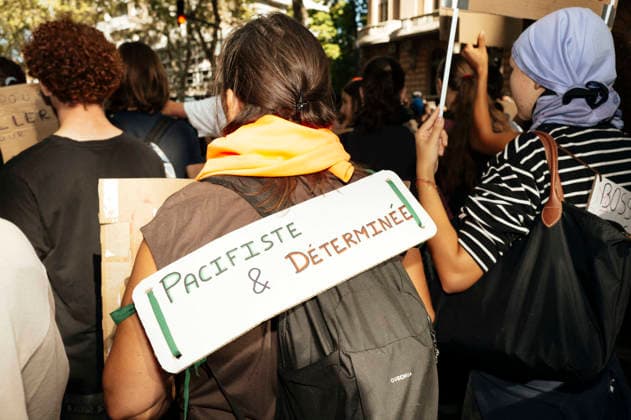 High School And University Student Protest - Toulouse A placard – peaceful yet determined. Protests by secondary school pupils and students calling for improvements to their living and learning conditions, supported by the trade unions CGT, FO, FSU and Solidaires. France, Toulouse, 6 October 2026. Photo by Patricia Huchot-Boissier AbacaPress.com. Toulouse OCCITANIE France  Copyright: xHuchot-BoissierxPatricia ABACAx