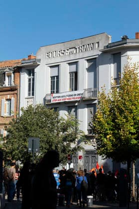High School And University Student Protest - Toulouse A CGT banner reading Support for striking secondary school pupils, stop police violence on the façade of the Bourse du Travail. Protests by secondary school pupils and students calling for improvements to their living and learning conditions, supported by the trade unions CGT, FO, FSU and Solidaires. France, Toulouse, 6 October 2026. Photo by Patricia Huchot-Boissier AbacaPress.com. Toulouse OCCITANIE France  Copyright: xHuchot-BoissierxPatricia ABACAx
