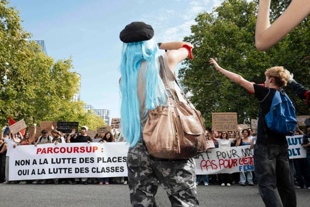 High School And University Student Protest - Toulouse A schoolgirl with a megaphone in the foreground, with the procession of schoolchildren behind the banner in the background, bearing the slogan - No to the struggle for places, yes to the class struggle. Protests by secondary school pupils and students calling for improvements to their living and learning conditions, supported by the trade unions CGT, FO, FSU and Solidaires. France, Toulouse, 6 October 2026. Photo by Patricia Huchot-Boissier AbacaPress.com. Toulouse OCCITANIE France  Copyright: xHuchot-BoissierxPatricia ABACAx