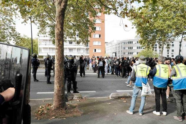 High School And University Student Protest - Toulouse The police facing off against the demonstrators. Protests by secondary school pupils and students calling for improvements to their living and learning conditions, supported by the trade unions CGT, FO, FSU and Solidaires. France, Toulouse, 6 October 2026. Photo by Patricia Huchot-Boissier AbacaPress.com. Toulouse OCCITANIE France  Copyright: xHuchot-BoissierxPatricia ABACAx