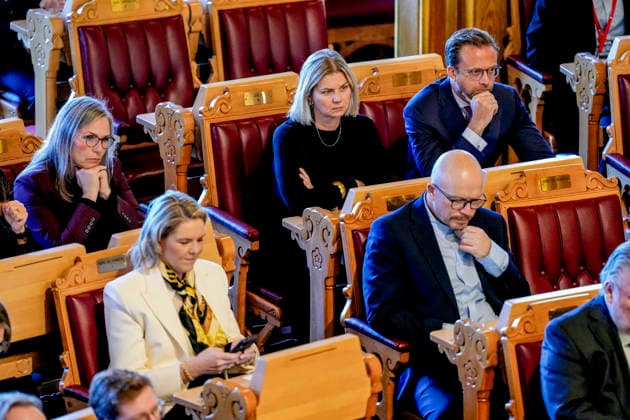 Statsbudsjett 2027 Oslo 20261007. Sylvi Listhaug (Frp), Guri Melby (V) og Nikolai Astrup (H) under fremleggelsen av statsbudsjettet for 2027. Foto: Fredrik Varfjell NTB Oslo Norge UZykwF3pu-k EDITORIAL USE ONLY Ref:_POLUZykwF3pu-k.jpg Copyright: xFredrikxVarfjellxx xNTBx