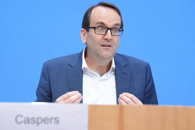 Bundespressekonferenz, Vorstellung der Studie zur Sicherheit von Kuenstlicher Intelligenz in der deutschen Wirtschaft Thomas Caspers im Portrait bei der Vorstellung der Studie zur Sicherheit von Kuenstlicher Intelligenz in der deutschen Wirtschaft. Risiken, KI-Sicherheitsvorfaelle und Schutzmaßnahmen in der Bundespressekonferenz, Berlin, 07.10.2026 Berlin Berlin Deutschland