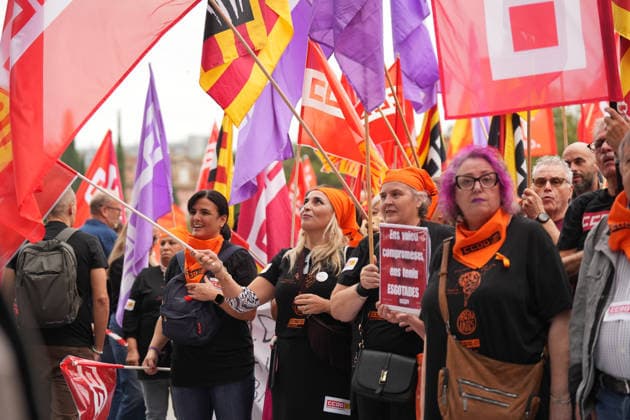 UGT and CCOO Call for a Strike in Social Services in Catalonia Several people during a demonstration in support of social services, on October 7, 2026, in Barcelona, Catalonia, Spain. UGT and CCOO have called a strike in Catalonia’s social services sector to demand improvements in working conditions and equal pay between the private and public sectors. OCTOBER 7, 2026 Barcelona, Catalonia Barcelona, Catalonia, Spain  Copyright: xDavidxZorrakinox 7825786