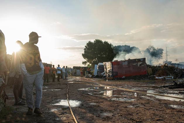 A fire in a shantytown in Albacete affects several shacks. Several people are working amid the fire’s aftermath on October 7, 2026, in Albacete, Castilla-La Mancha, Spain. A fire in the settlement along the Carretera de las Penas has mobilized the Albacete Fire Department, which is working to extinguish the blaze and prevent it from spreading. October 7, 2026. Víctor Ferná, Albacete, Castile-La Mancha, Albacete, Castile-La Mancha, Spain  Copyright: xVictorxFernandezx 7825828