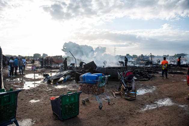 A fire in a shantytown in Albacete affects several shacks. Several people are working amid the fire’s aftermath on October 7, 2026, in Albacete, Castilla-La Mancha, Spain. A fire in the settlement along the Carretera de las Penas has mobilized the Albacete Fire Department, which is working to extinguish the blaze and prevent it from spreading. October 7, 2026. Víctor Ferná, Albacete, Castile-La Mancha, Albacete, Castile-La Mancha, Spain  Copyright: xVictorxFernandezx 7825832