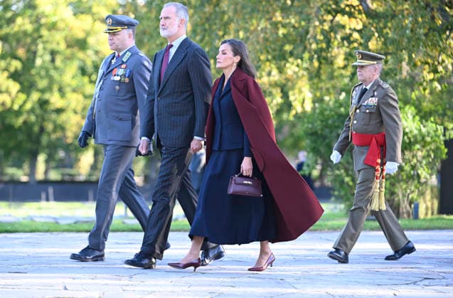 LKS 20261007 Spain s King Felipe and Queen Letizia take part in a wreath-laying ceremony at the Hietaniemi Cemetery in Helsinki, Finland, on October 7, 2026. Spain s King Felipe and Queen Letizia are on a two-day state visit to Finland. - HEIKKI SAUKKOMAA Helsinki Finland  Copyright: xHeikkixSaukkomaax 5sAVzsd1o8c