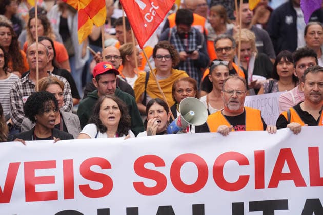 UGT and CCOO Call for a Strike in Social Services in Catalonia During a Demonstration in Support of Social Services, on October 7, 2026, in Barcelona, Catalonia, Spain. UGT and CCOO have called a strike in Catalonia’s social services sector to demand improvements in working conditions and equal pay between the private and public sectors. OCTOBER 7, 2026, Barcelona, Catalonia, Spain  Copyright: xDavidxZorrakinox 7825877