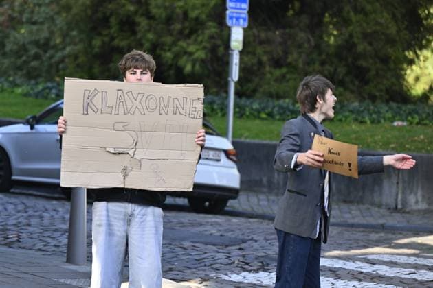 students gather outside Leoni de Waha school in Liege city center during a protest against education reforms and budget cuts, on Wednesday 7 October 2026. On Monday police arrested 16 people after the protests turned violent. About a hundred rioters continued to vandalize the city centre and face police on Tuesday. This Wednesday, police and Liege mayor called students to come back to school.  ERICxLALMAND 189036162