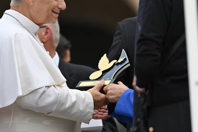 RECORD DATE NOT STATED Italy, Rome,Vatican 2026-10-07 : Pope Leo XIV during his weekly general audience in St Peter s Square Italy, Rome,Vatican 2026-10-07 : Pope Leo XIV during his weekly general audience in St Peter s Square Copyright alessia.giuliani CPP EDITORIAL USE ONLY - NO BOOKS Copyright: xAlessiaxGiuliani Catholicpressphotox