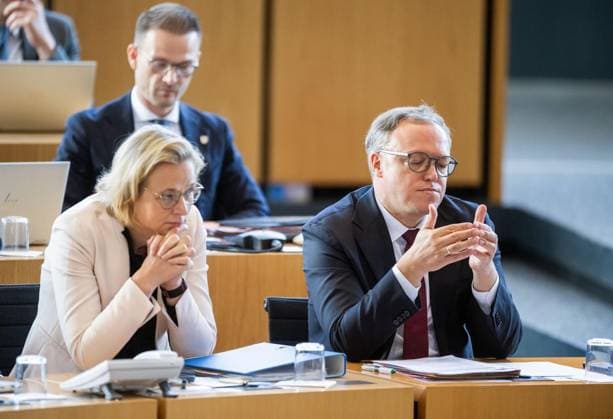 8. THÜRINGER LANDTAG - 55. PLENARSITZUNG ** NUR FÜR REDAKTIONELLE ZWECKE ** EDITORIAL USE ONLY **<p>07 10 2026-Erfurt: Thüringer Landtag 8. Wahlperiode 55. Plenarsitzung im Foto: Ministerpräsident Mario Voigt (CDU), Katja Wolf (Thüringen.Gerecht), Thüringer Finanzministerin und Stellvertretende Ministerpräsidentin ( Deutschland Thueringen Erfurt Copyright: SaschaxFromm