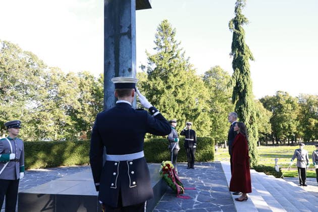 07-10-2026 Finland King Felipe and Queen Letizia during the wreath-laying ceremony at Hietaniemi Cemetery, Finland s national cemetery and the final resting place of many former presidents and other prominent figures on the 2nd day of the 2 day statevisit to Finland. Â  Copyright: xPPEx