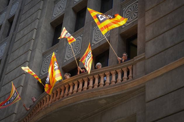 UGT and CCOO Call for a Strike in Social Services in Catalonia Several people holding CCOO flags at the union’s headquarters during a demonstration in support of social services on October 7, 2026, in Barcelona, Catalonia, Spain. UGT and CCOO have called a strike in Catalonia’s social services sector to demand improvements in working conditions and equal pay between the private and public sectors. OCTOBER 7, 2026, Barcelona, Catalonia, Barcelona, Catalonia, Spain  Copyright: xDavidxZorrakinox 7826287