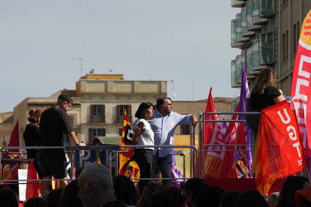 UGT and CCOO Call for a Strike in Social Services in Catalonia I D The general secretary of CCOO Catalonia, Belén López, and the general secretary of UGT Catalonia, Camil Ros, during a demonstration in support of social services on October 7, 2026, in Barcelona, Catalonia, Spain. UGT and CCOO have called a strike in Catalonia’s social services sector to demand improvements in working conditions and equal pay between the private and public sectors. OCTOBER 7, 2026. Barcelona, Catalonia. Barcelona, Catalonia, Spain  Copyright: xDavidxZorrakinox 7826324