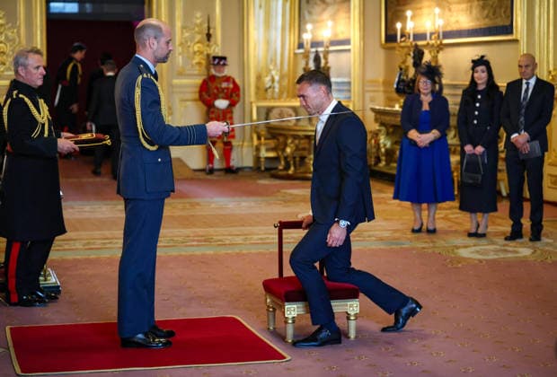 Investitures at Windsor Castle 07 10 2026. Windsor, UK. Sir Kevin Sinfield receives the Honour of Knighthood from The Prince of Wales at an investiture ceremony at Windsor Castle, Berkshire., Credit:Andrew Parsons Kensington Palace B66 Avalon United Kingdom, England, Windsor  Copyright: xAndrewxParsonsx xKensingtonxPalacex xB66x xAvalonx 1141202903