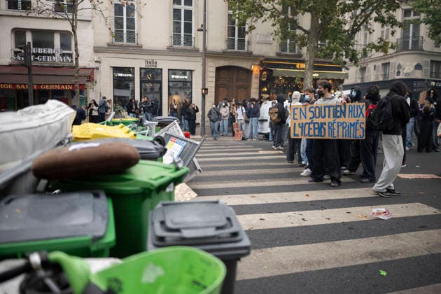 Students Demonstration outside Science Po Paris Students on Boulevard Saint Germain during a demonstration outside Science Po in Paris, France on October 7 2026 in support of high school students. Photo by Eliot Blondet ABACAPRESS.COM Paris France  Copyright: xBlondetxEliot ABACAx