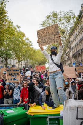 Students Demonstration outside Science Po Paris Students on Boulevard Saint Germain during a demonstration outside Science Po in Paris, France on October 7 2026 in support of high school students. Photo by Eliot Blondet ABACAPRESS.COM Paris France  Copyright: xBlondetxEliot ABACAx