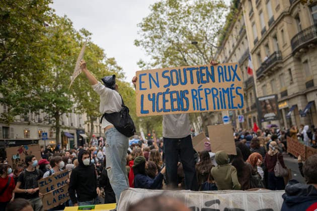 Students Demonstration outside Science Po Paris Students on Boulevard Saint Germain during a demonstration outside Science Po in Paris, France on October 7 2026 in support of high school students. Photo by Eliot Blondet ABACAPRESS.COM Paris France  Copyright: xBlondetxEliot ABACAx